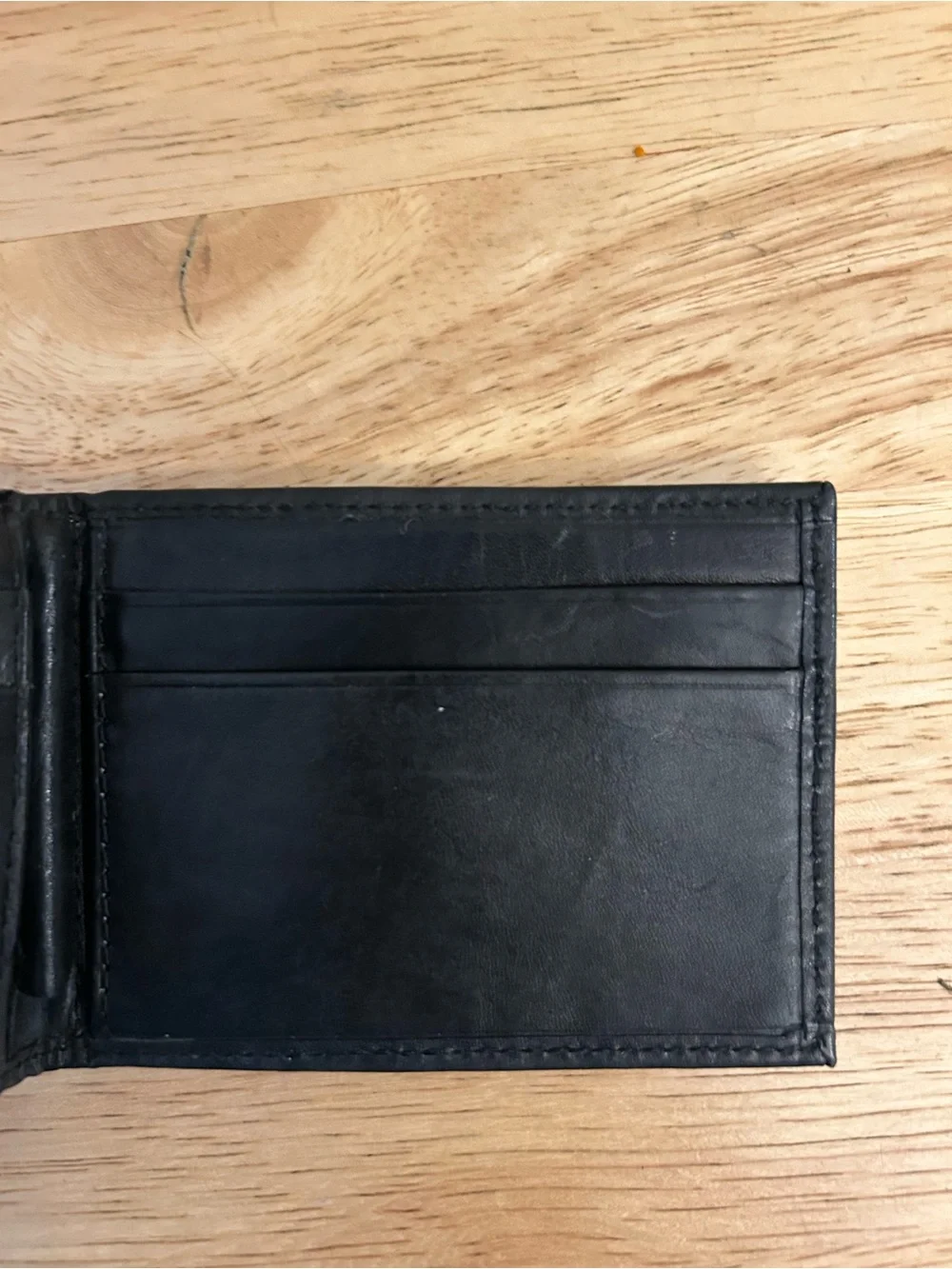 Dockers Genuine Leather Men's Slim Extra Capacity Bifold Wallet.